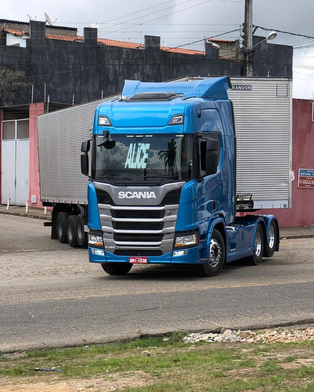 Caminhão MAC Transportes